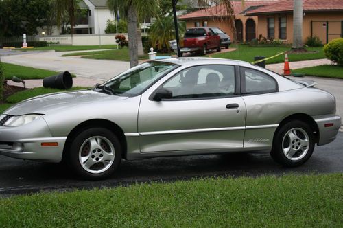 2005 pontiac sunfire base coupe 2-door 2.2l