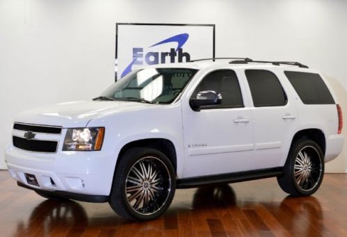 20007 chevrolet tahoe lt, loaded, 22 custom wheels, new car trade , like new!!!