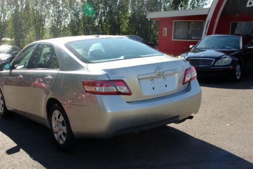 2011 Toyota Camry LE Sedan 4-Door 2.5L, image 2