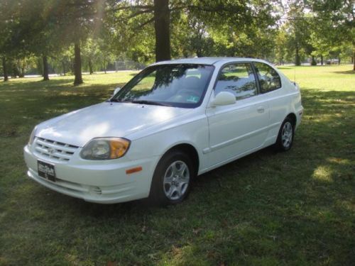 2005 HYUNDAI ACCENT IN GREAT CONDITION 1 OWNER, image 3