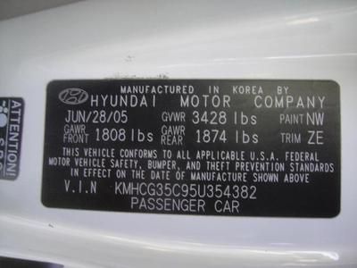 2005 HYUNDAI ACCENT IN GREAT CONDITION 1 OWNER, image 9