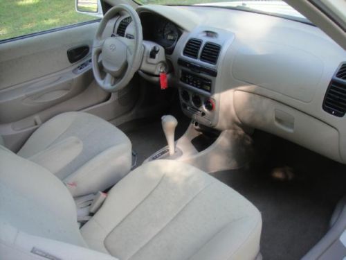 2005 HYUNDAI ACCENT IN GREAT CONDITION 1 OWNER, image 20