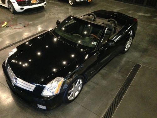 2005 cadillac xlr base convertible 2-door 4.6l