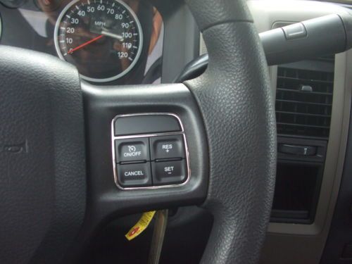 5.7 HEMI ALLOY WHEELS REMOTE ENTRY RED CLOTH INTERIOR, image 53