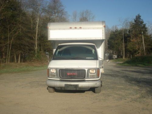 2001 gmc savana  box truck  2-door