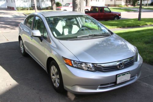 2012 honda civic lx sedan 4-door 1.8l - silver - just like new!!!