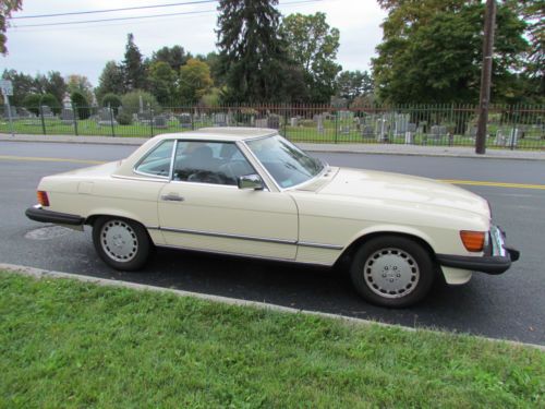 1986 Mercedes-Benz 560 SL Convertible, image 5