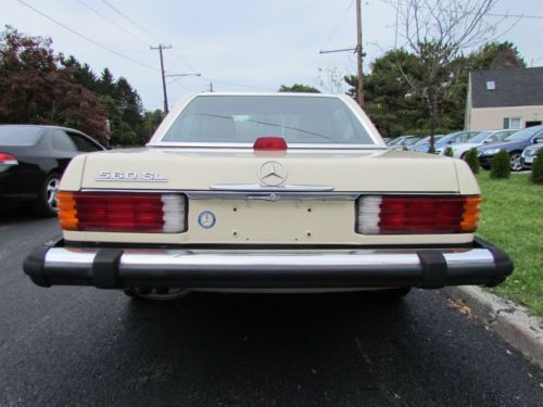 1986 Mercedes-Benz 560 SL Convertible, image 8