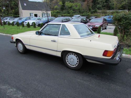 1986 Mercedes-Benz 560 SL Convertible, image 10