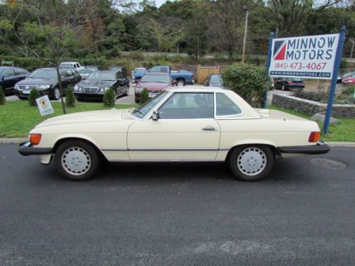 1986 Mercedes-Benz 560 SL Convertible, image 11