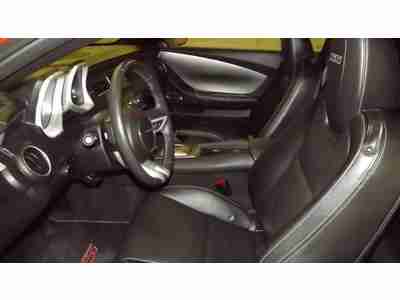 Low Miles 2011 Camaro 2SS Coupe 6.2L V8 Rear Wheel Drive, image 9