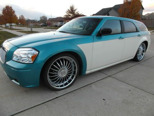 2005 dodge magnum se wagon 4-door 2.7l