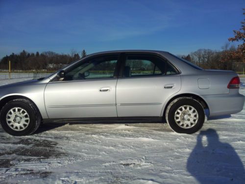 Honda accord dx 4-door sedan at ac cd 2001 silver 4-cyl