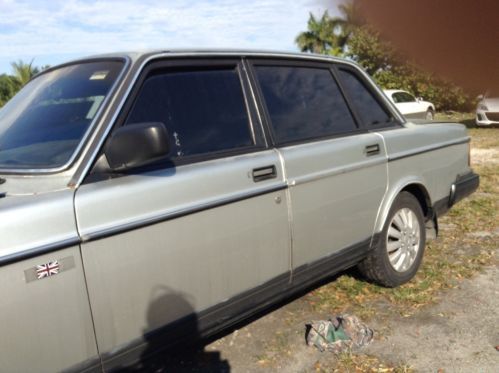 1987 volvo 240DL, image 2
