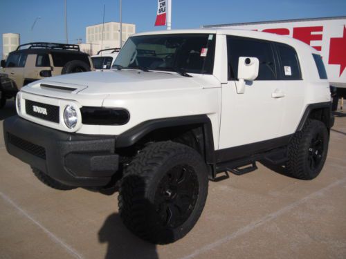 14 custom fj offroad 5dr 4x4 wago new 4.0l 260 hp 4 doors 4 liter v6 dohc engine