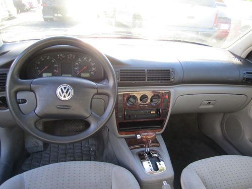 1999 volkswagen passat gls sedan 4-door 2.8l