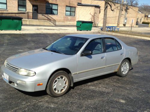 1997 nissan altima gxe sedan 4-door 2.4l