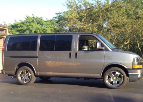 2010 gmc savana 1500 lt standard passenger van 3-door 5.3l