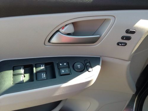 Clean Carfax One Owner Satellite Radio Leather Trim Navigation System MP3, image 12