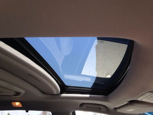 Clean Carfax One Owner Satellite Radio Leather Trim Navigation System MP3, image 29