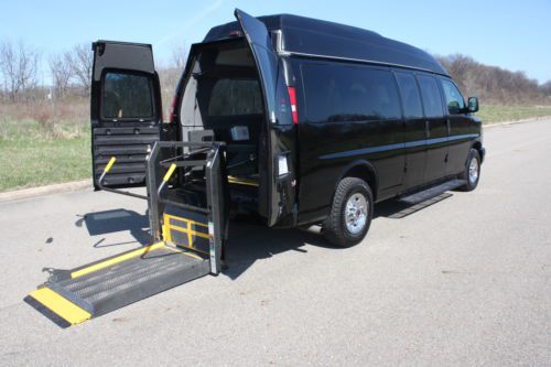 2008 gmc savana full size commercial wheelchair accessible handicap van