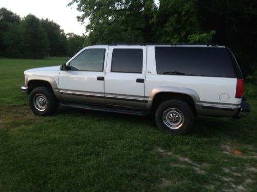 1998 chevrolet suburban 2500 turbo diesel 4wd tow package rare very nice
