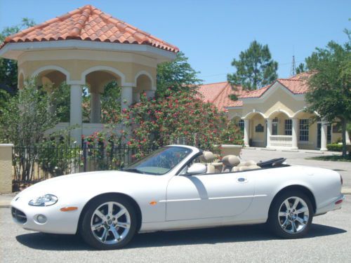 Xk8 convertible,4.2l,white onyx/cashmere, xenons,chrome wheels, gorgeous car!!!!