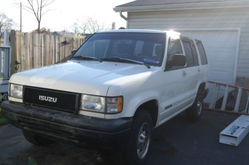 1994 isuzu trooper s sport utility 4-door 3.2l