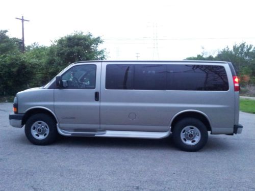 2003 gmc savana 3500 base standard 12 passenger van 3-door 6.0l