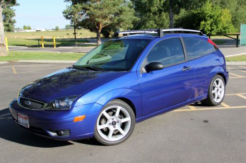 2005 ford focus zx3 hatchback 3-door 2.0l, many extras, very clean