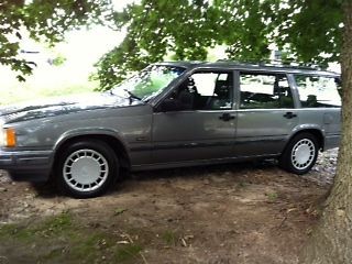 1990 volvo 740 wagon, solid engine, straight body, no rust!!!