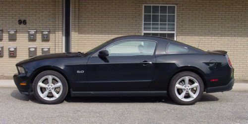 2011 ford mustang gt premium w/ 5.0 v8 &amp; 6-speed manual transmission no reserve