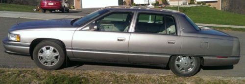 1995 cadillac deville base sedan 4-door 4.9l