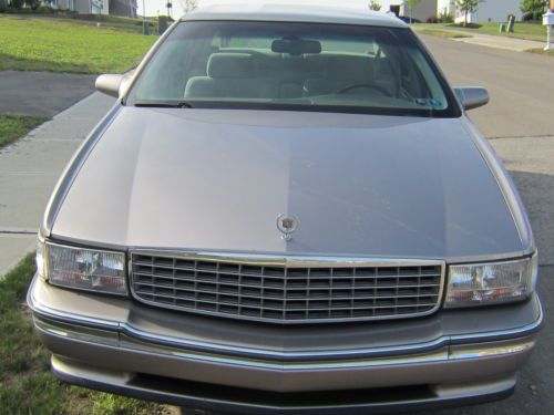 1995 Cadillac DeVille Base Sedan 4-Door 4.9L, US $2,250.00, image 4