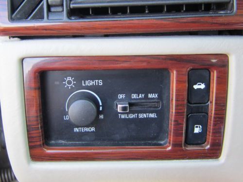 1995 Cadillac DeVille Base Sedan 4-Door 4.9L, US $2,250.00, image 13