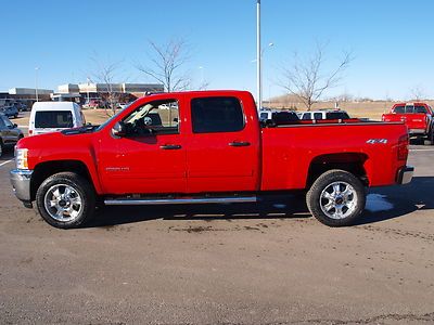 2012 chevy silverado 2500 hd / 4x4 / 6.0 v8 / custom wheels / only 8k miles