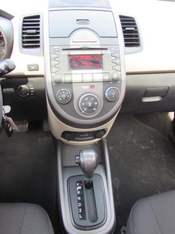 2010 kia soul +