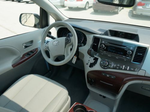2014 toyota sienna xle