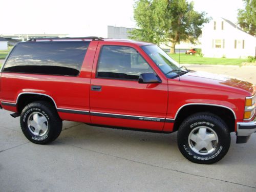 Chevy tahoe ls 2 doors 4x4 super clean nevada truck must see