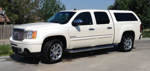 Fully loaded, dvd, nice, great truck!!!! awd denali