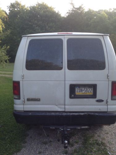 2007 ford e-250 base standard cargo van 2-door 4.6l