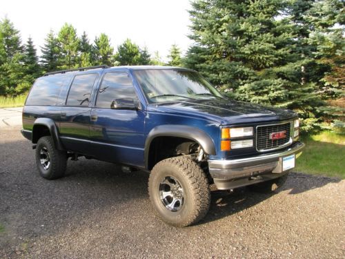 Lifted 1998 gmc suburban lse 4x4 - like new