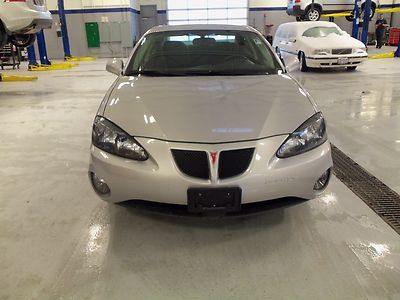 No reserve 2007 pontiac grand prix, 4dr v6 pwr windows doors very nice &amp; clean