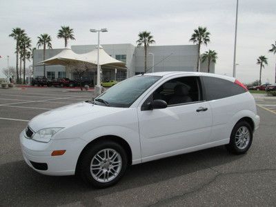 2006 white automatic miles:77k hatchback