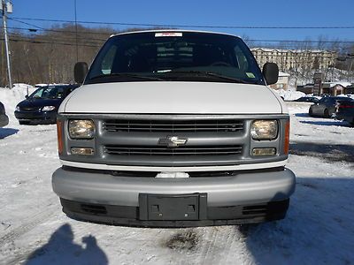 02 chevy express 1500 work van leather low mileage havy duty new tires no reserv