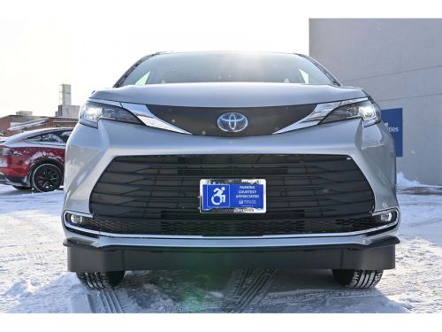 2023 Toyota Sienna XLE PLUS Mobility Handicap Van Handicap, US $84,999.00, image 3