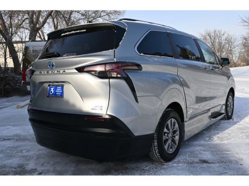 2023 Toyota Sienna XLE PLUS Mobility Handicap Van Handicap, US $84,999.00, image 4
