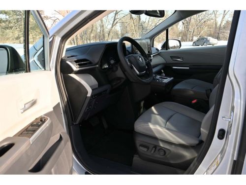 2023 Toyota Sienna XLE PLUS Mobility Handicap Van Handicap, US $84,999.00, image 7