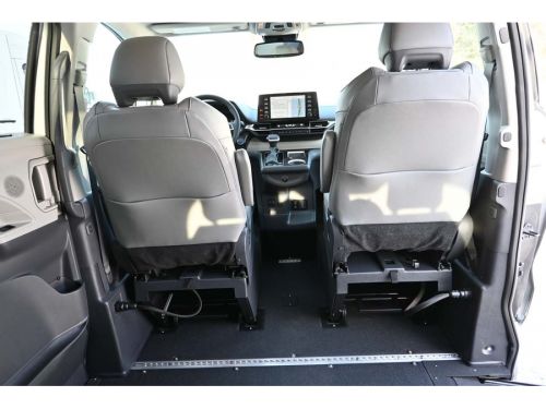 2023 Toyota Sienna XLE PLUS Mobility Handicap Van Handicap, US $84,999.00, image 12