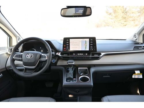 2023 Toyota Sienna XLE PLUS Mobility Handicap Van Handicap, US $84,999.00, image 14
